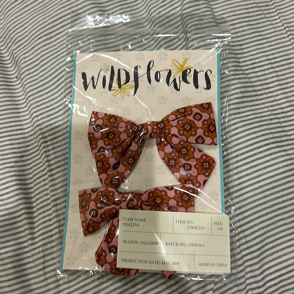 Wildflowers NIP Praline Bow Set of 2 - accidentally purchased 2 sets